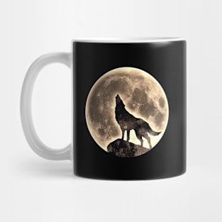 wolf howling at moon Mug